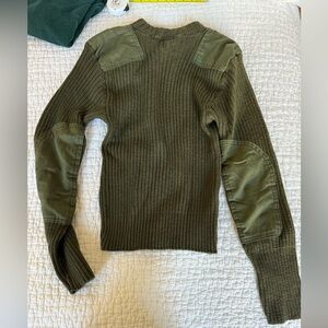 Vintage US Military Issued Olive Green Ribbed Sweater with Patches